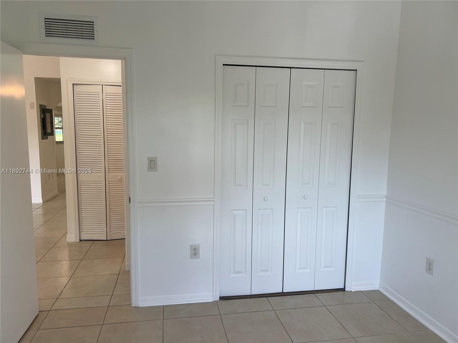 SPANISH TRACE CONDO - Residential Lease