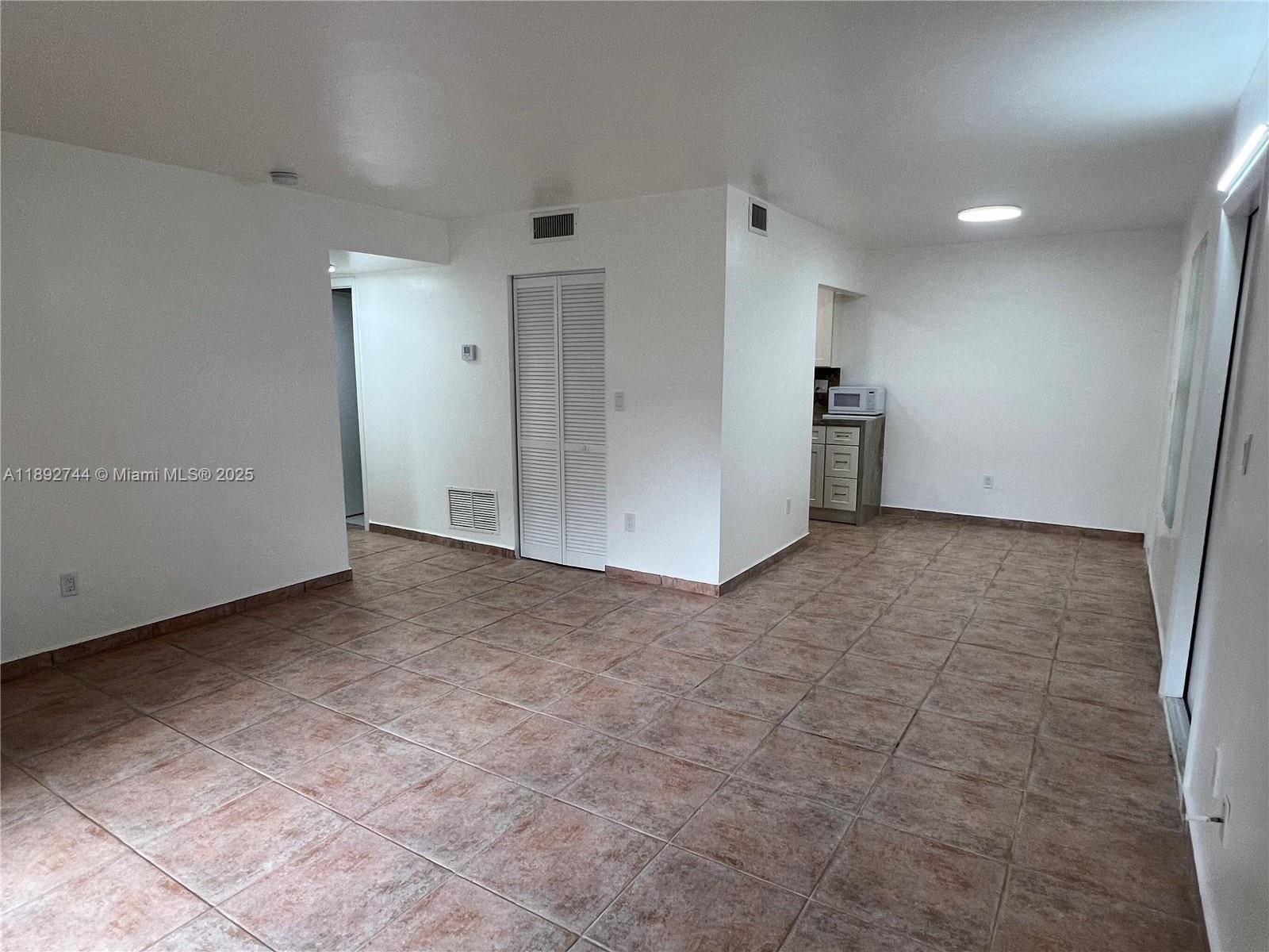 SPANISH TRACE CONDO - Residential Lease