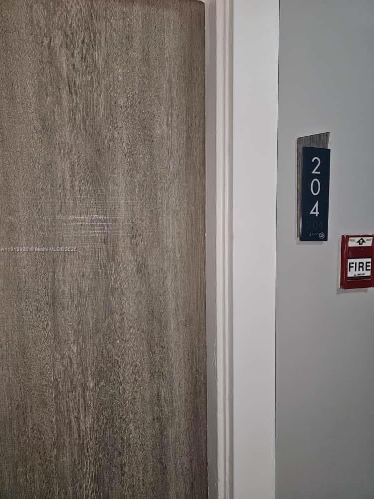 BISCAYNE BCH SUB - Residential Lease