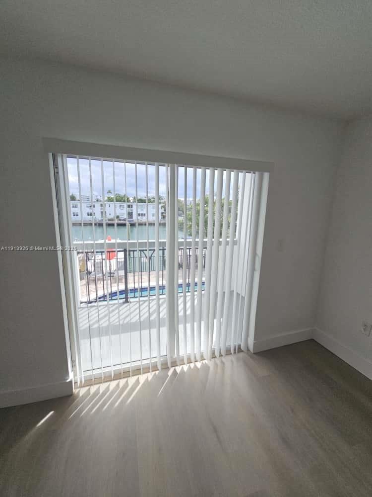 BISCAYNE BCH SUB - Residential Lease