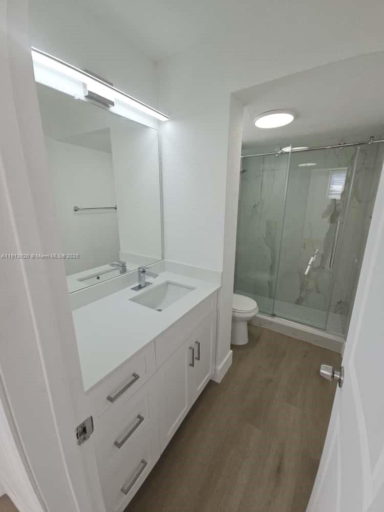 BISCAYNE BCH SUB - Residential Lease