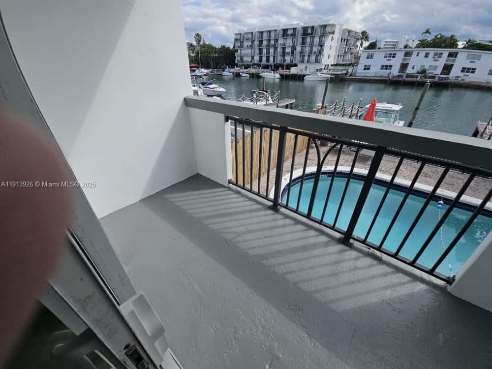BISCAYNE BCH SUB - Residential Lease