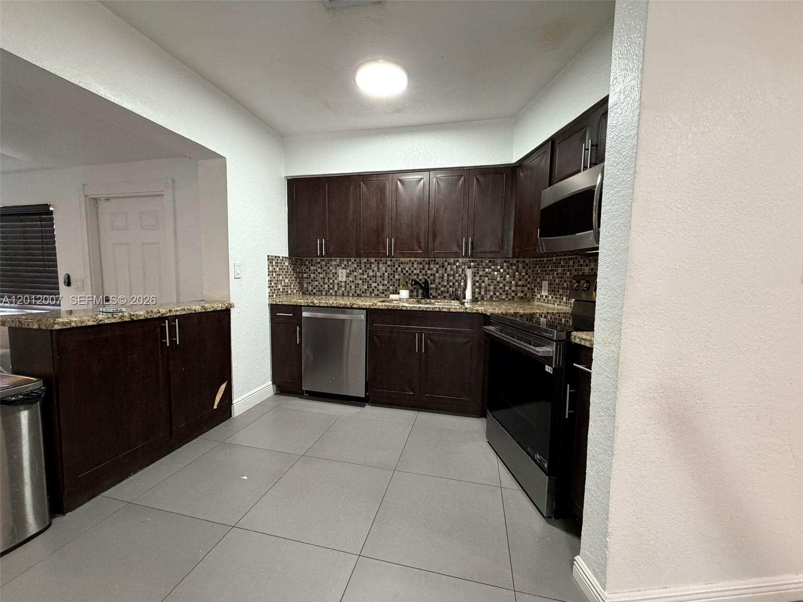 HOLLYWOOD HEIGHTS ESTATES - Residential