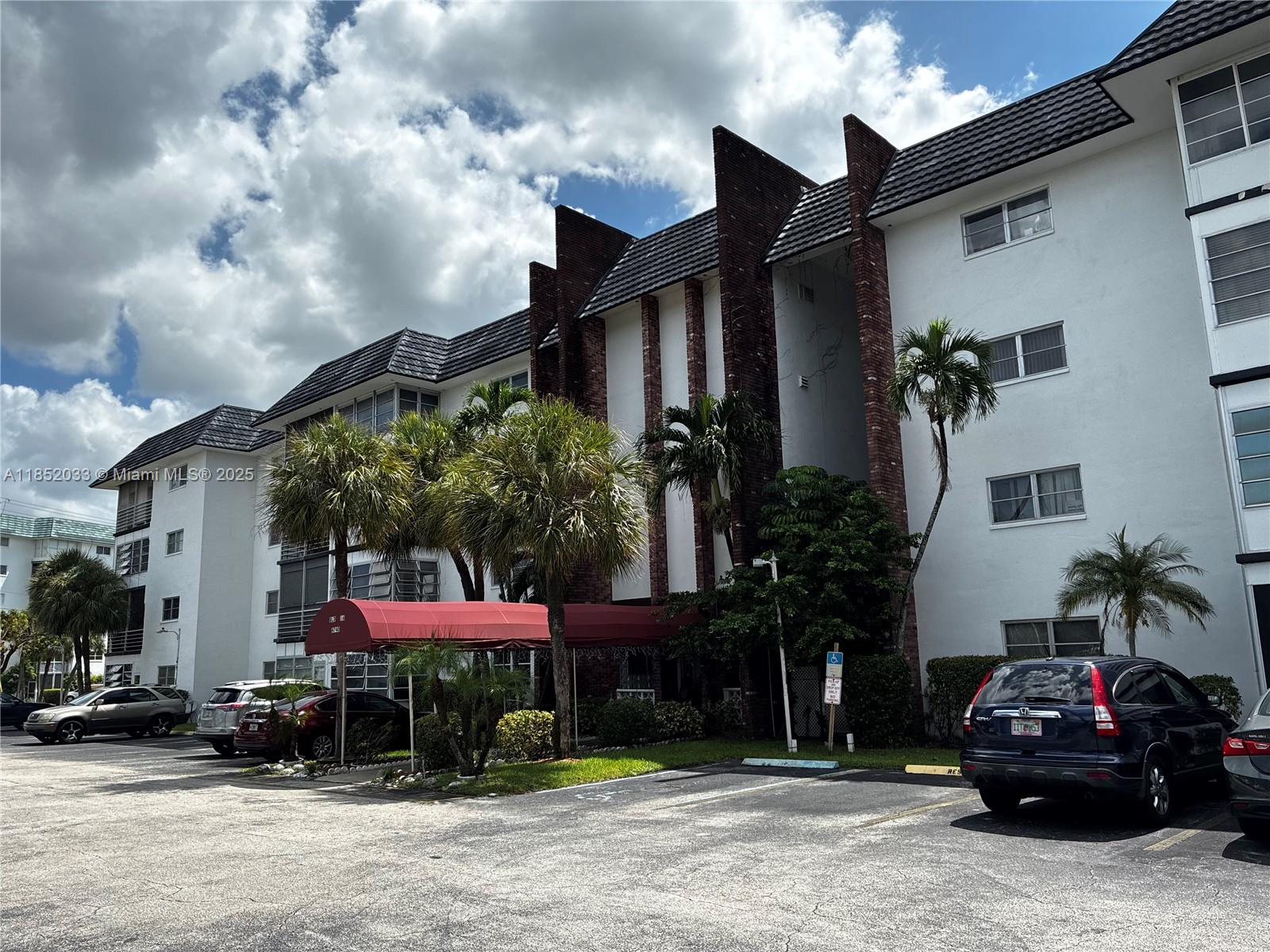 CASTLE APARTMENTS 16 COND - Residential