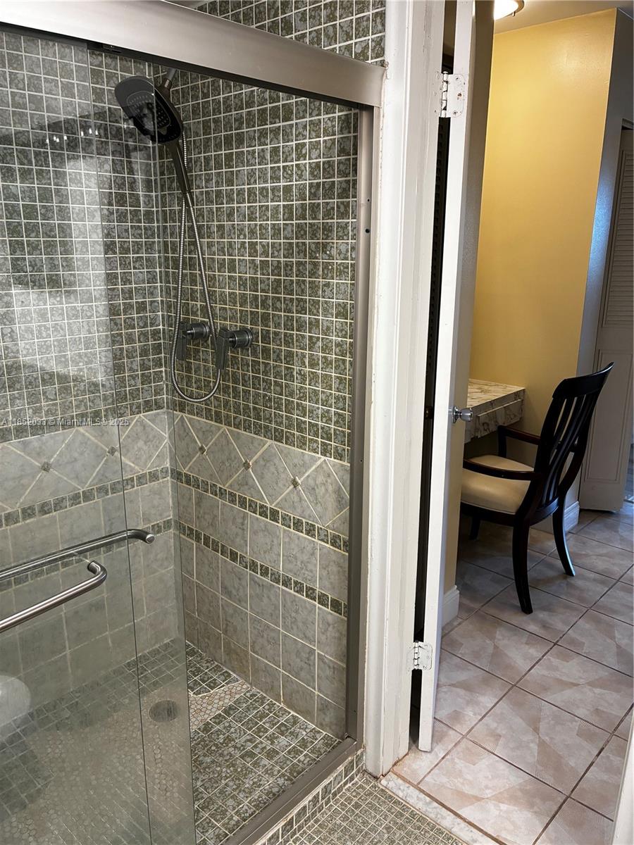 CASTLE APARTMENTS 16 COND - Residential