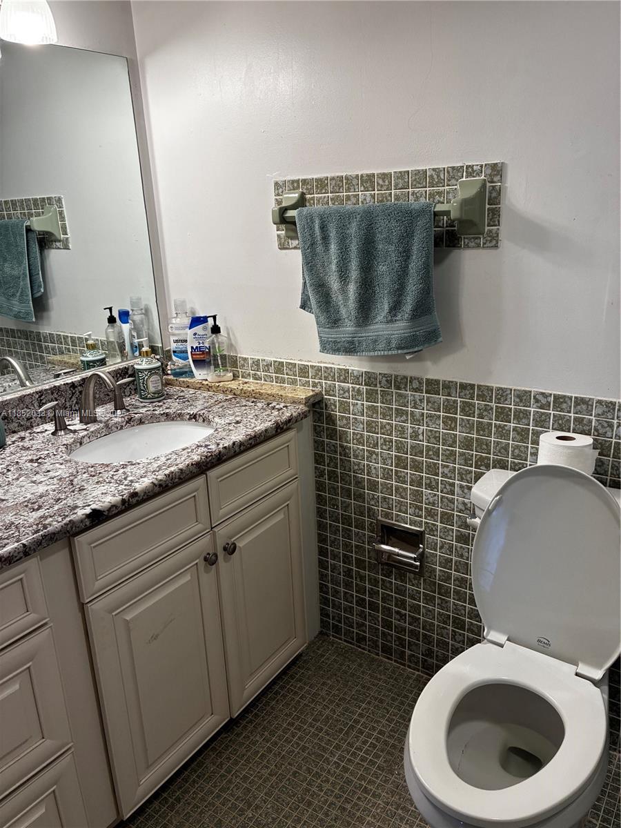 CASTLE APARTMENTS 16 COND - Residential