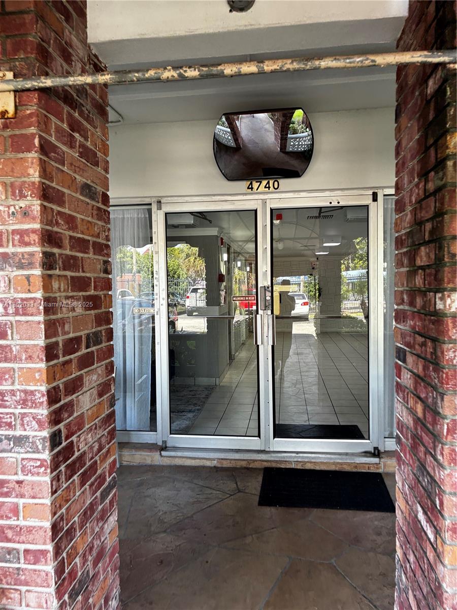 CASTLE APARTMENTS 16 COND - Residential