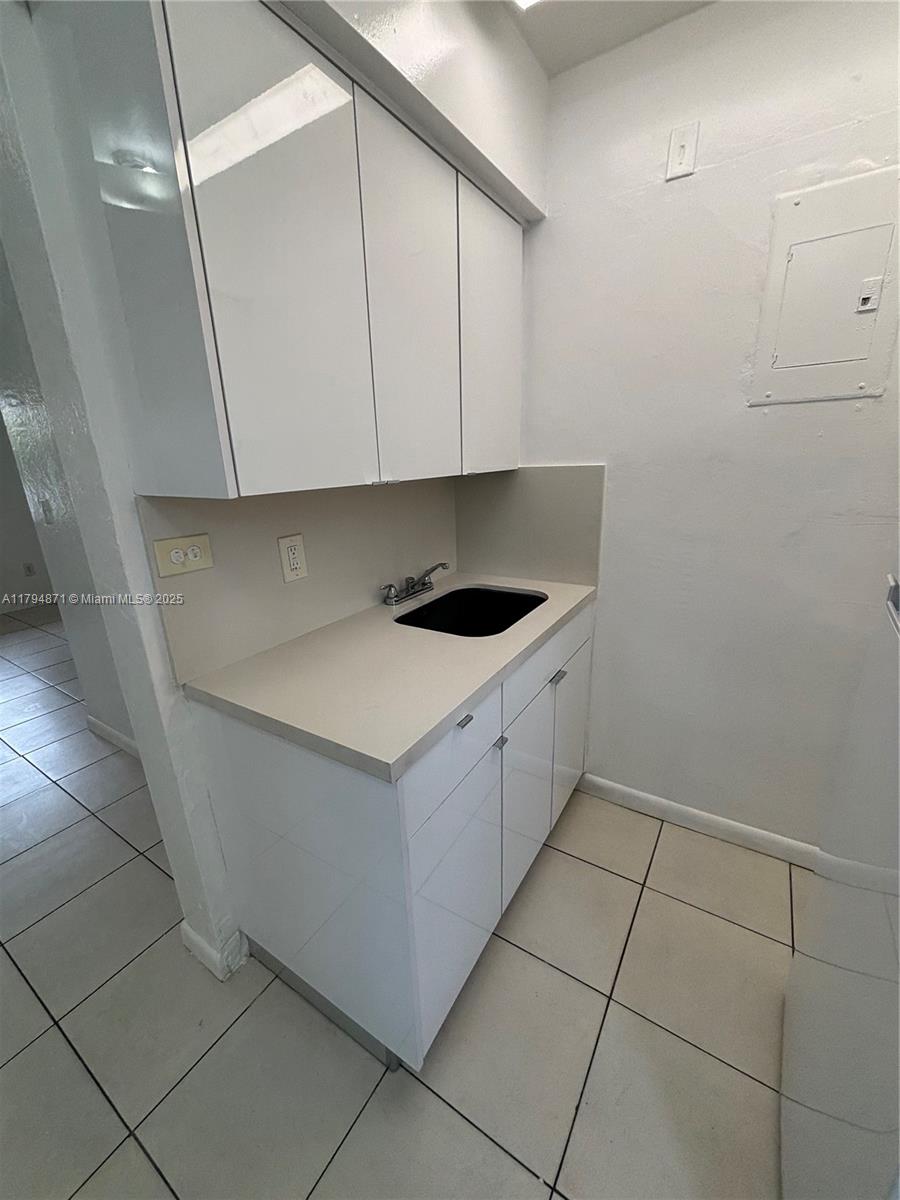 15 Alhambra Cir 14, Coral Gables, Broward County, Florida - 1 Bathrooms - 
