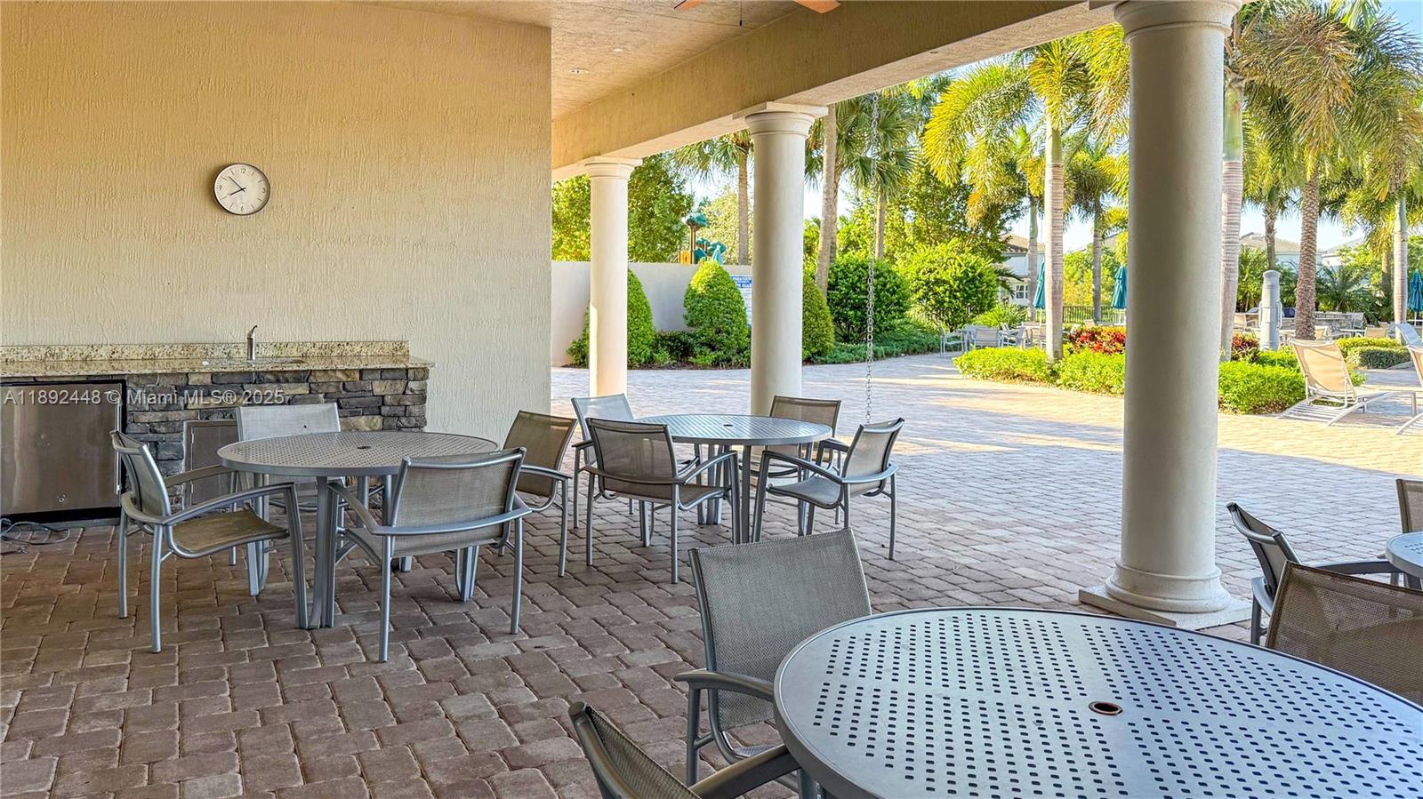 HILLCREST COUNTRY CLUB SO - Residential