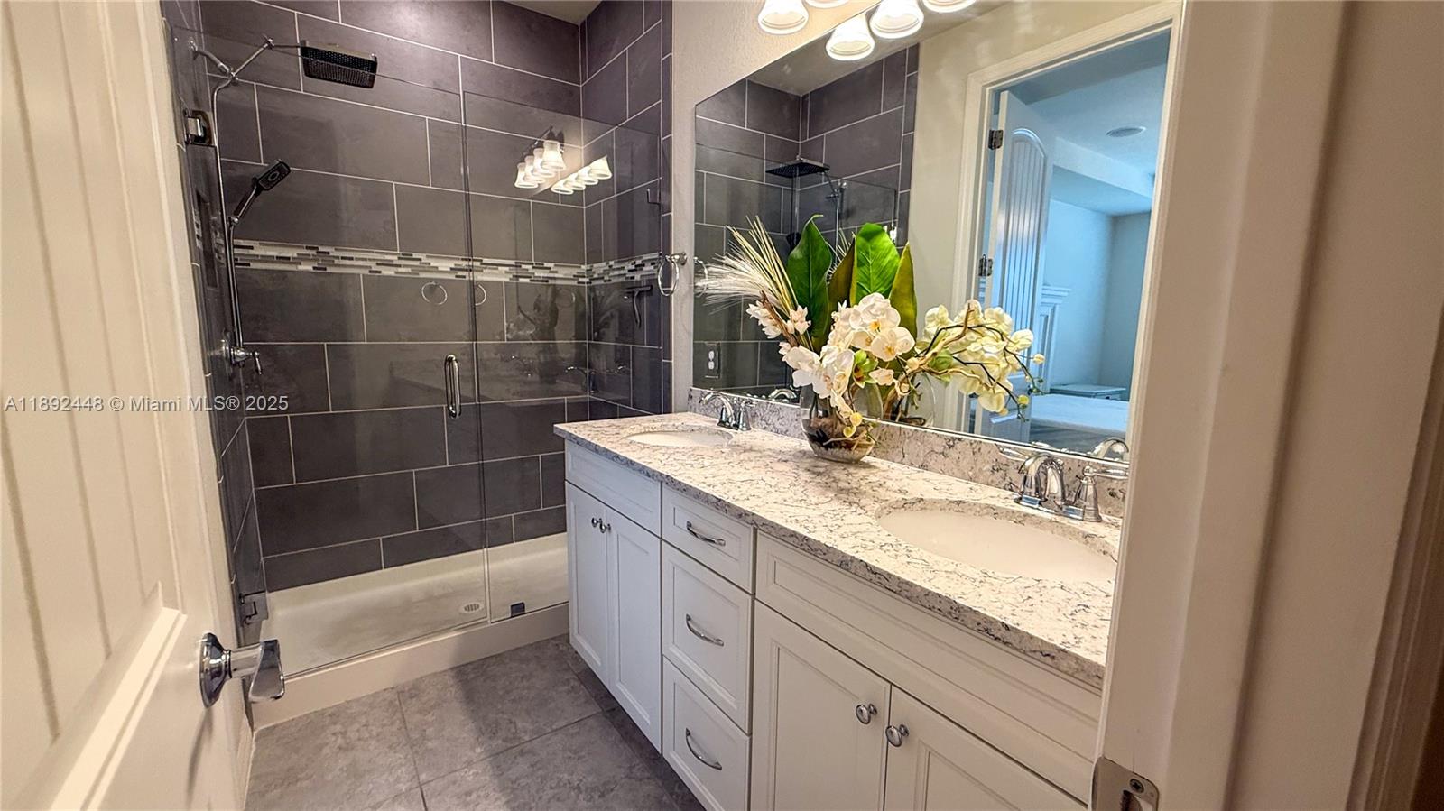 HILLCREST COUNTRY CLUB SO - Residential