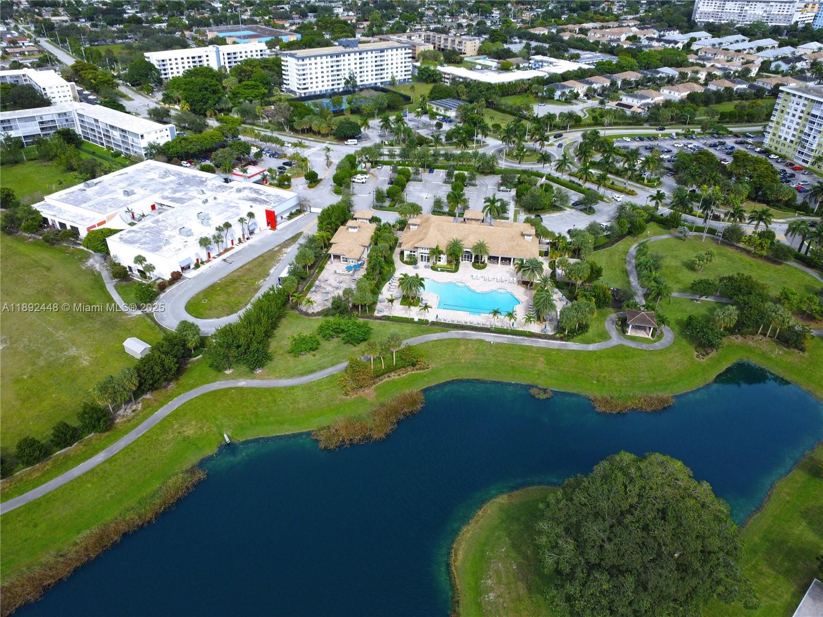 HILLCREST COUNTRY CLUB SO - Residential