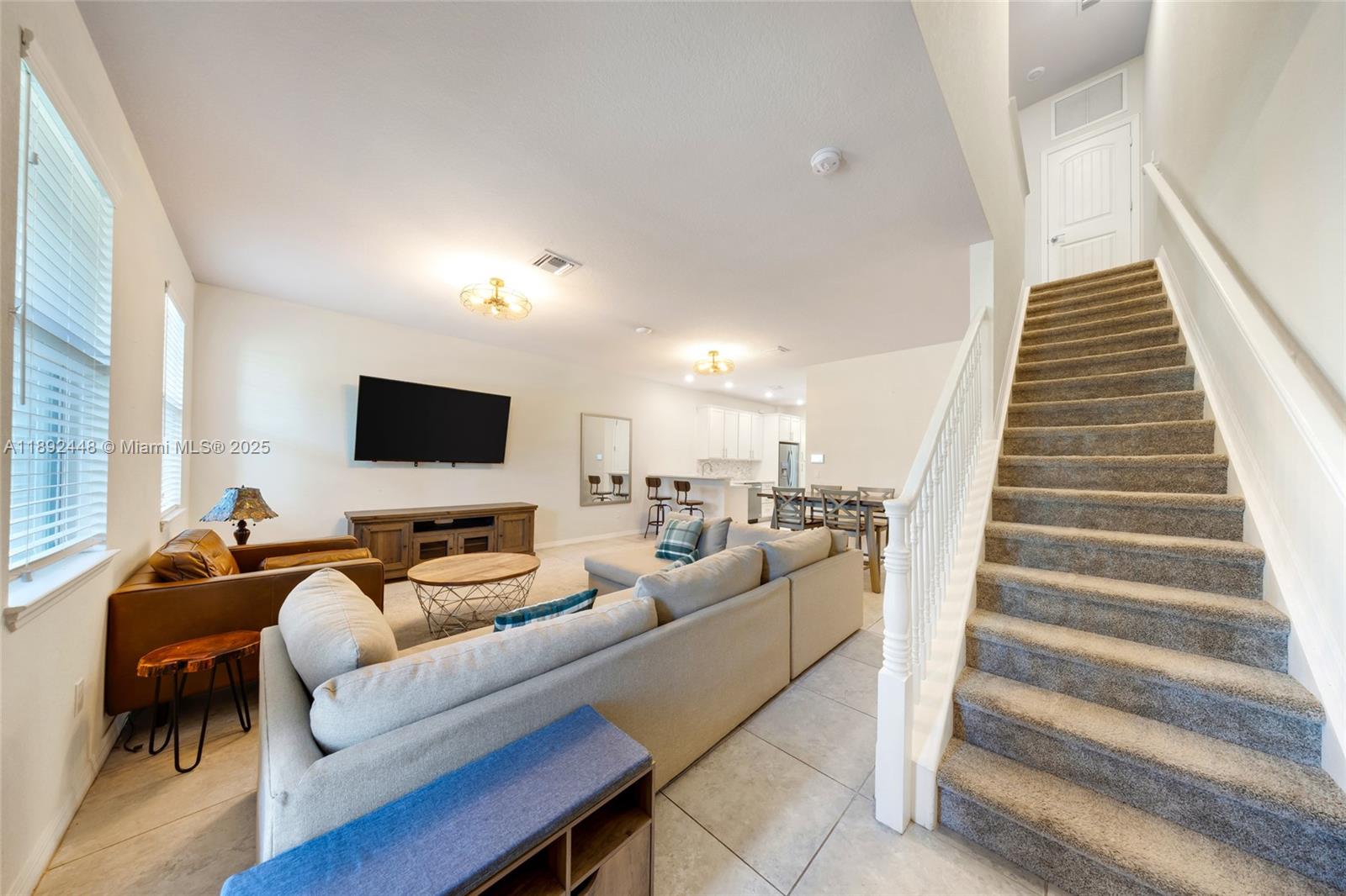 HILLCREST COUNTRY CLUB SO - Residential