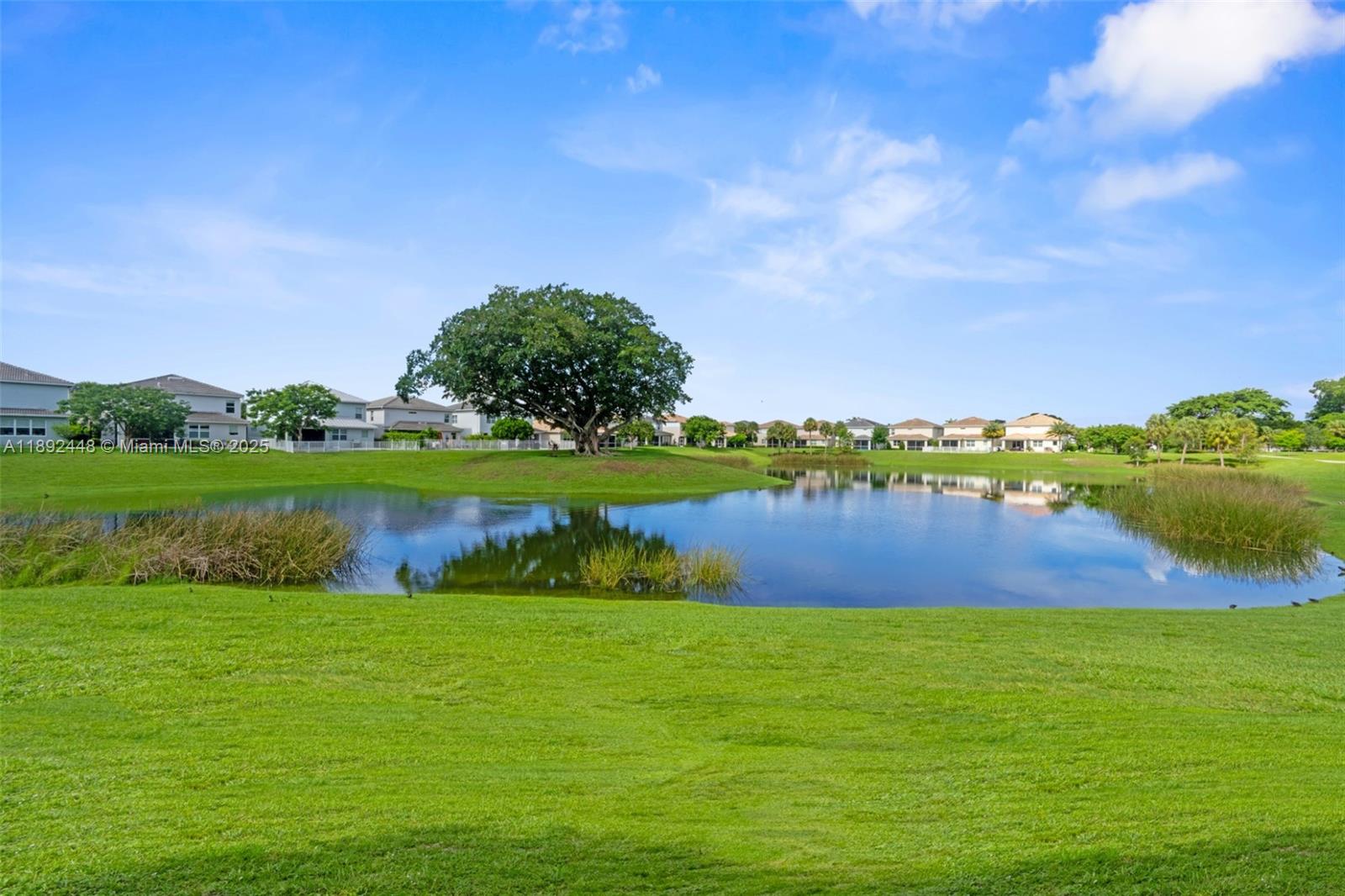 HILLCREST COUNTRY CLUB SO - Residential