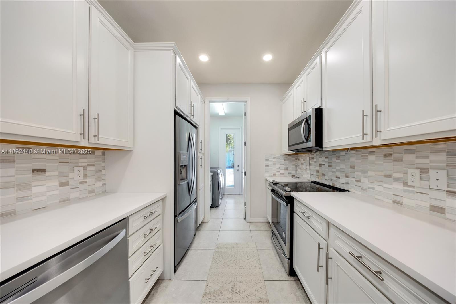 HILLCREST COUNTRY CLUB SO - Residential