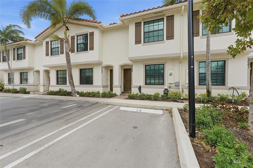 Welcome to this inviting townhome located in the desirable Arbor Parc community. Enjoy a bright, open living space designed for everyday comfort, along with access to resort-style amenities including a clubhouse, pool, playground, and beautifully maintained common areas — all with a LOW HOA.

Conveniently located near shopping, dining, and major highways, with easy access to West Palm Beach. A wonderful opportunity to enjoy a relaxed South Florida lifestyle in a well-kept community.