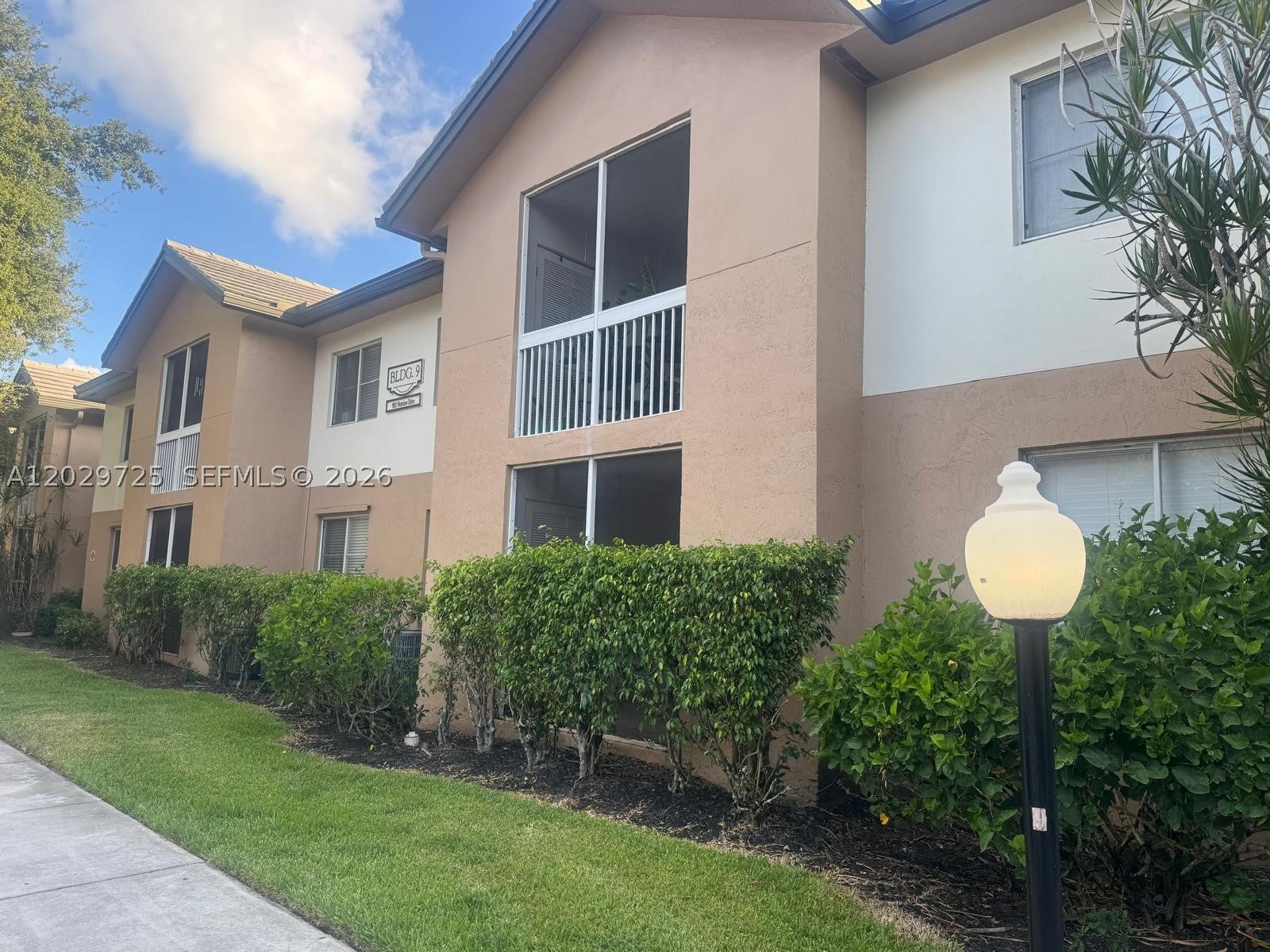9811 Westview Dr 913, Coral Springs FL 33076