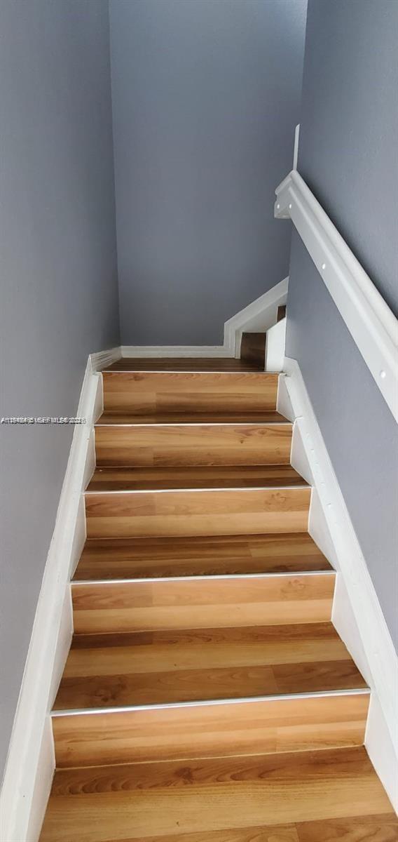 CASA DEL SUR - Residential Lease
