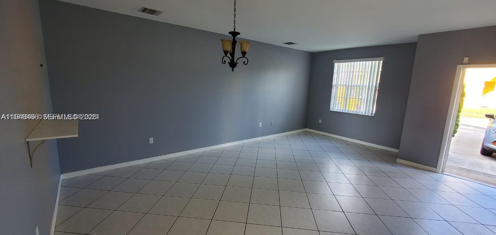 CASA DEL SUR - Residential Lease