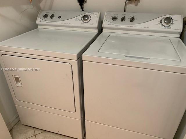 VILLAS AT HARBOR ISLES CO - Residential Lease