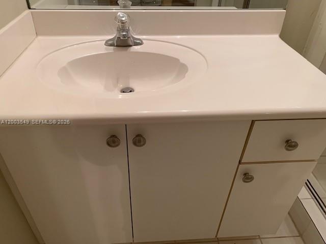 VILLAS AT HARBOR ISLES CO - Residential Lease