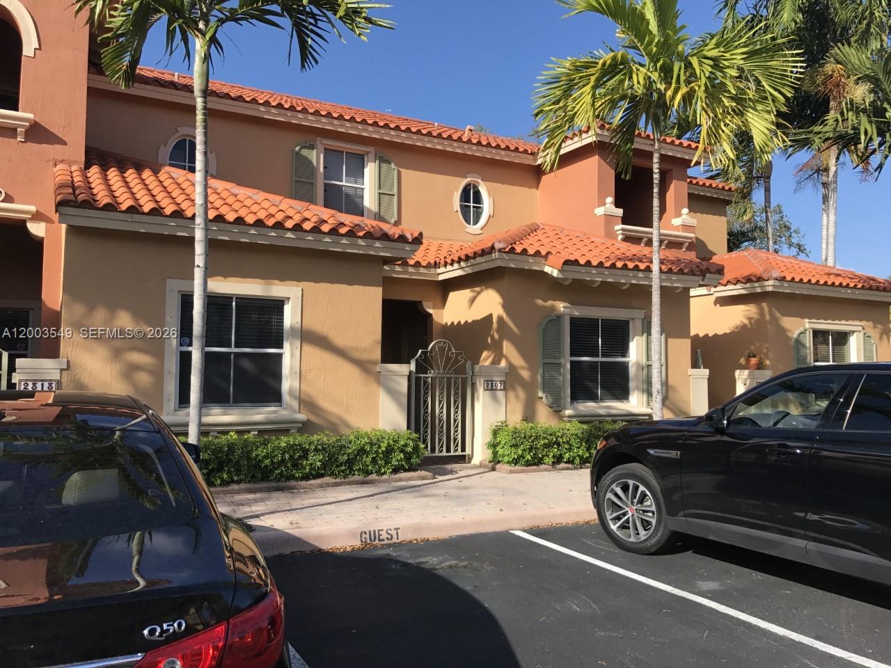 VILLAS AT HARBOR ISLES CO - Residential Lease