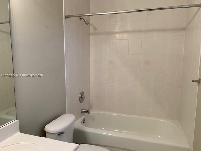 VILLAS AT HARBOR ISLES CO - Residential Lease