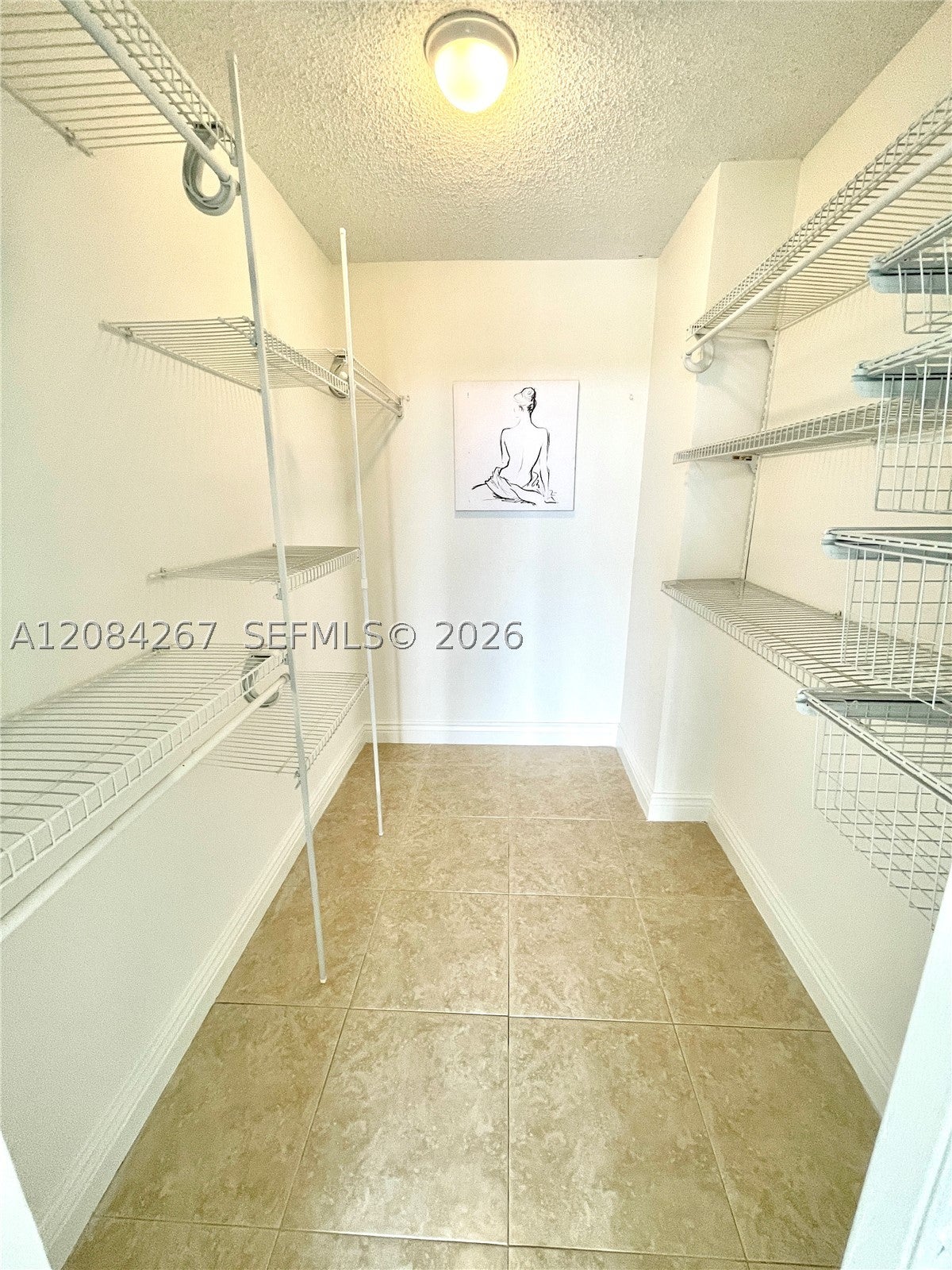 1000 Parkview Dr 527