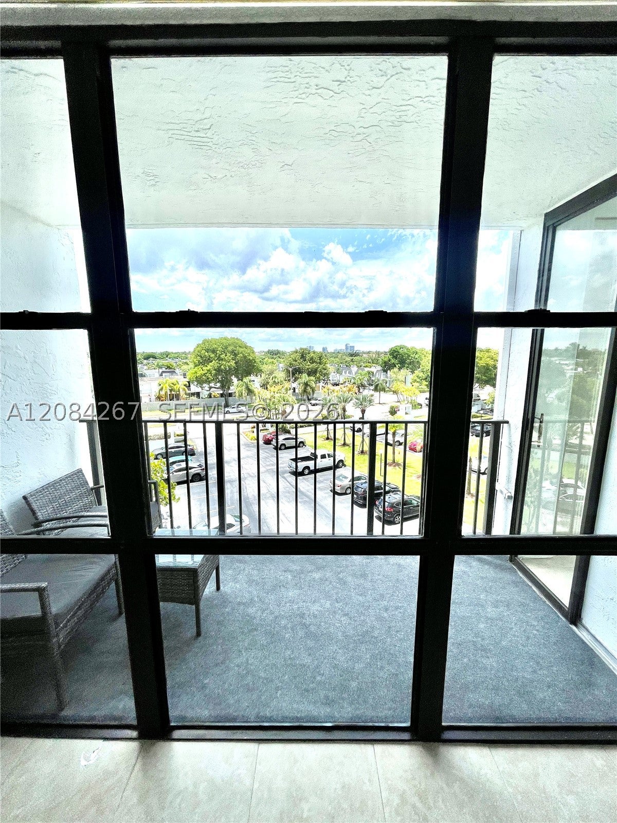 1000 Parkview Dr 527