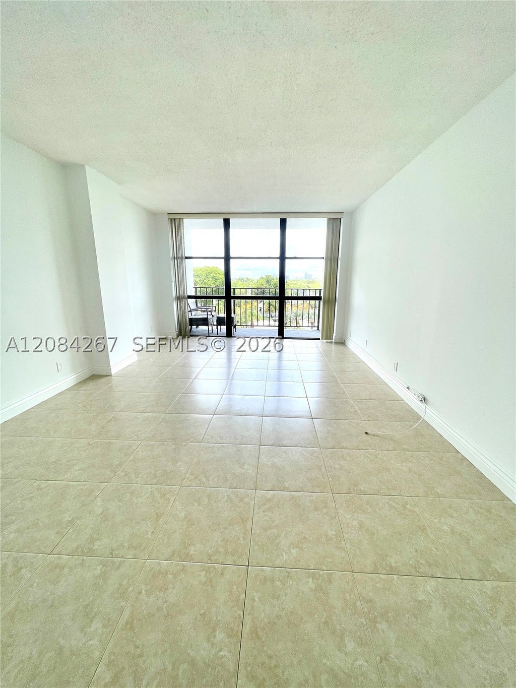 Photo of 1000 Parkview Dr #527, Hallandale Beach, FL 33009 (MLS # A12084267)