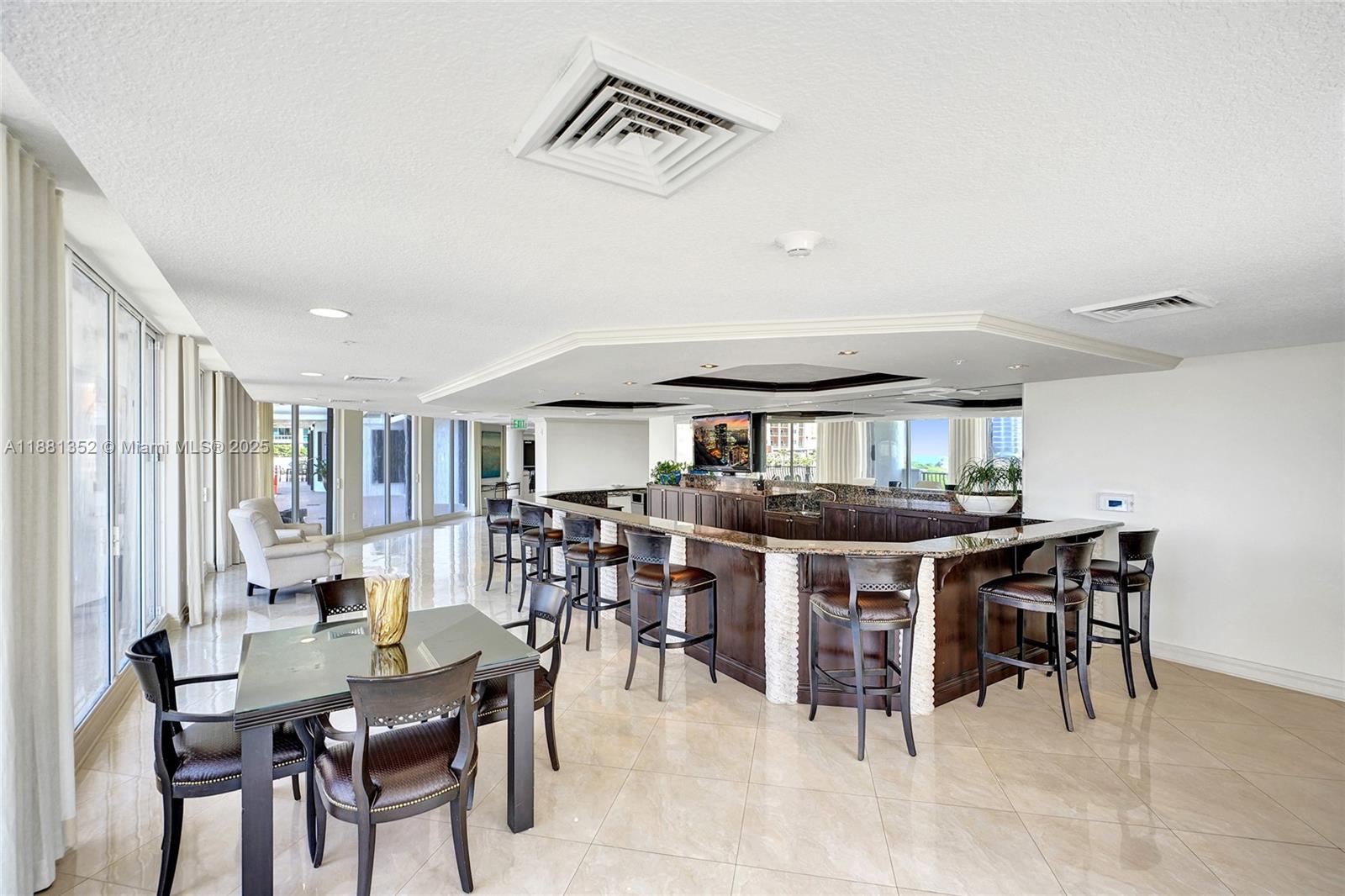 JACKSON TOWER LAS OLAS CO - Residential Lease