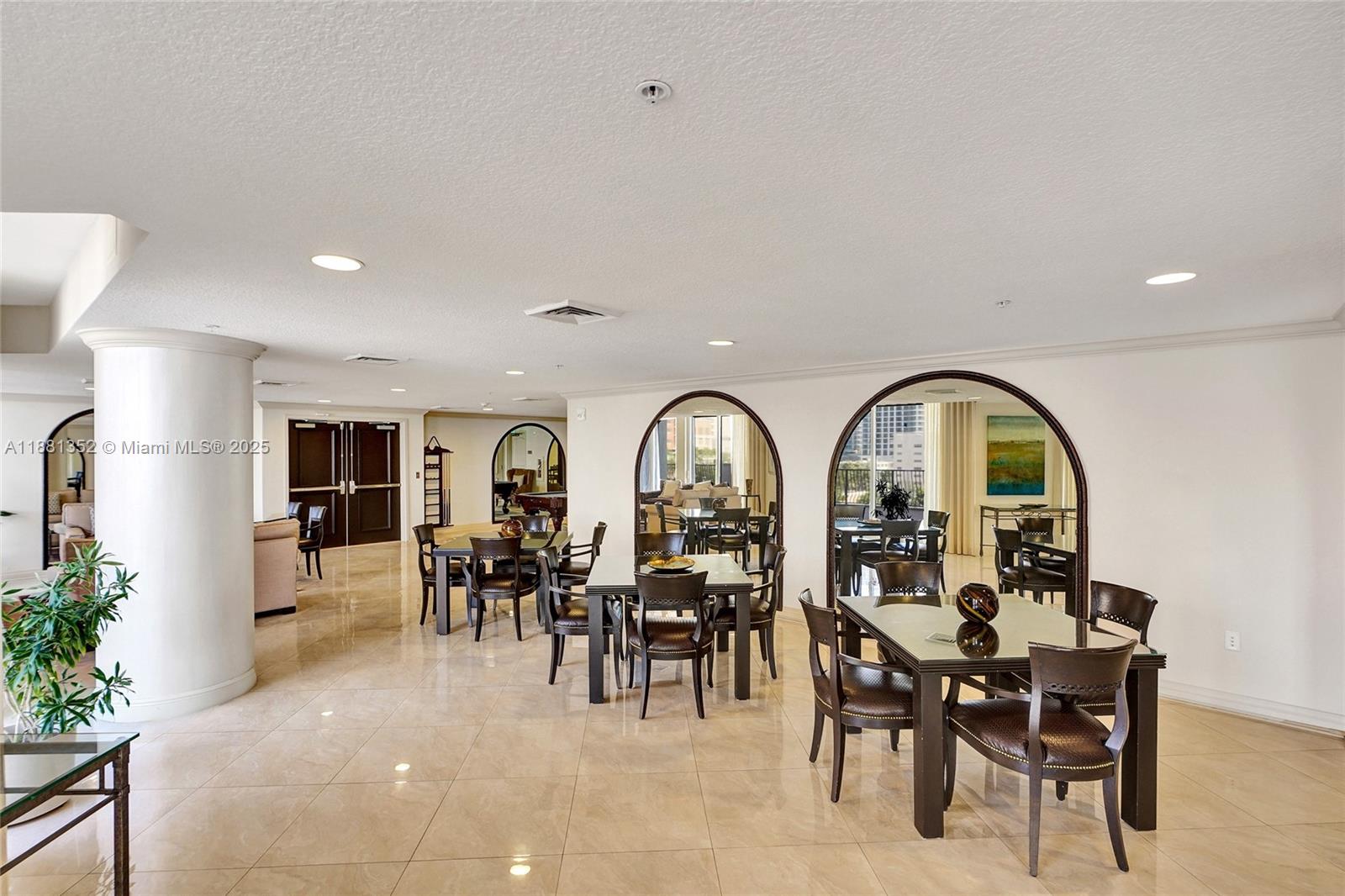 JACKSON TOWER LAS OLAS CO - Residential Lease