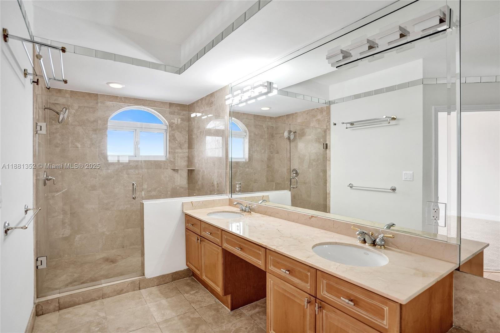 JACKSON TOWER LAS OLAS CO - Residential Lease