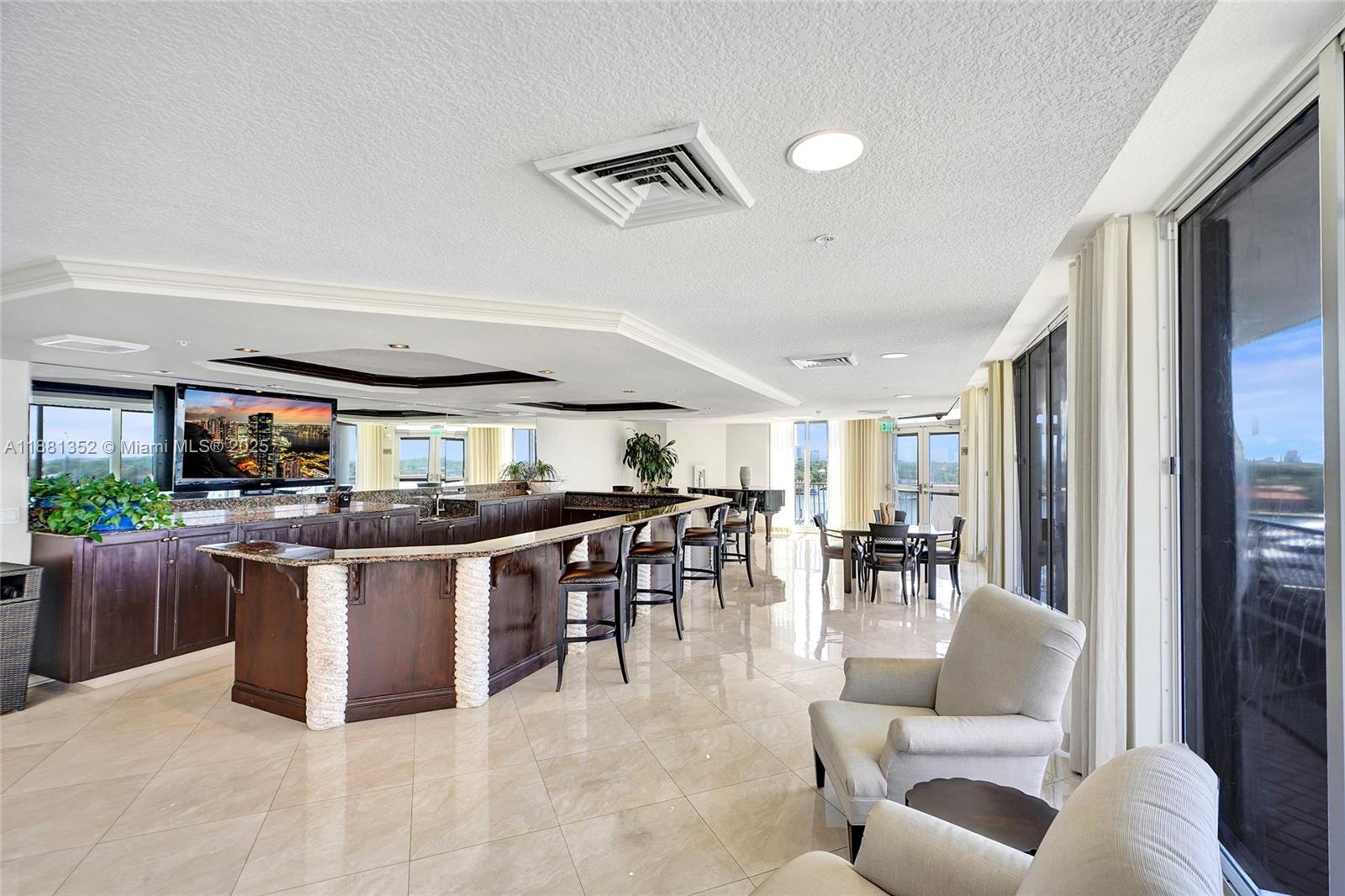 JACKSON TOWER LAS OLAS CO - Residential Lease