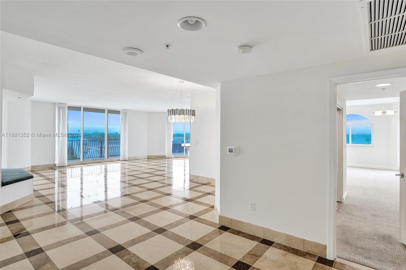 JACKSON TOWER LAS OLAS CO - Residential Lease