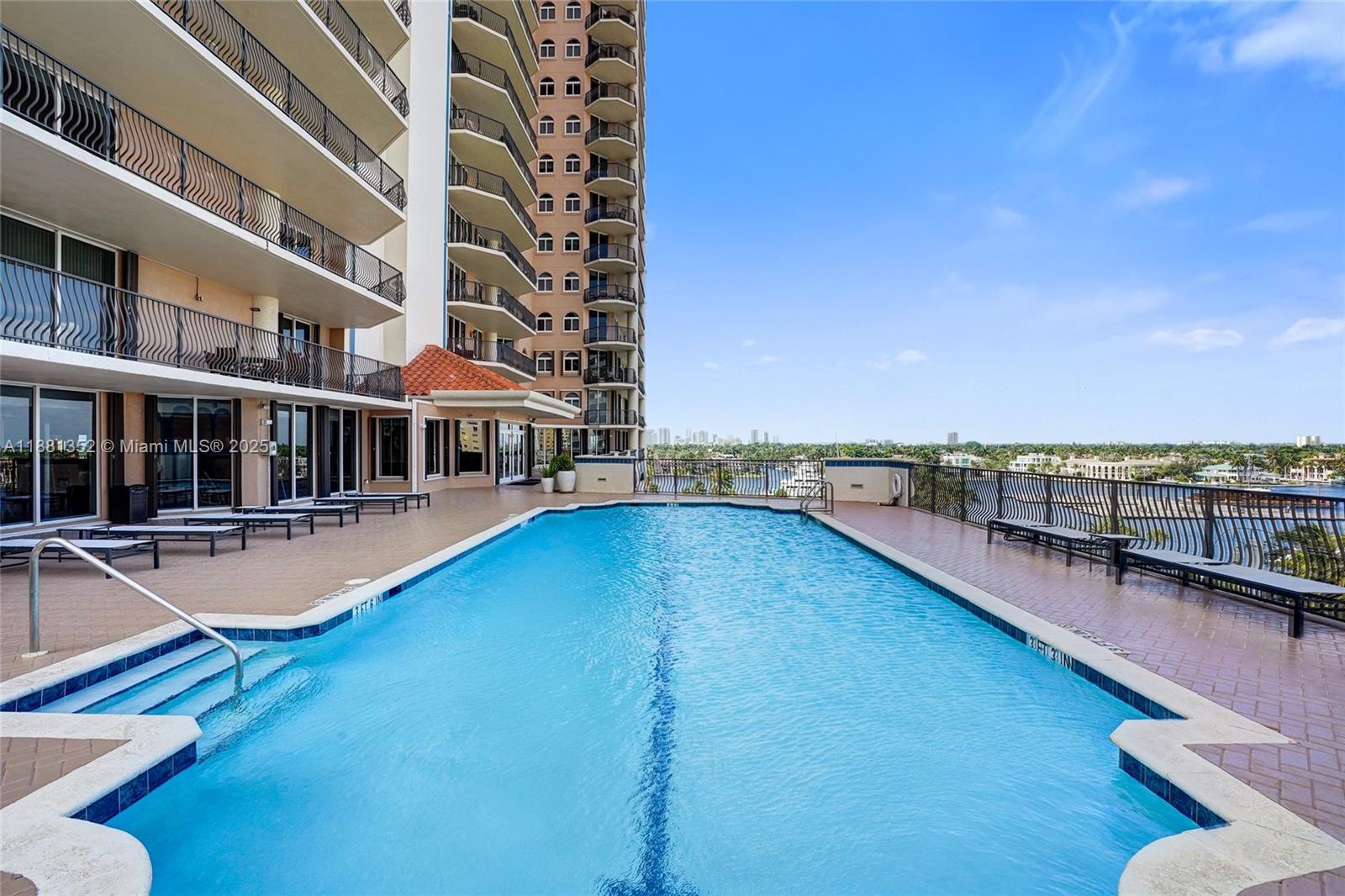 JACKSON TOWER LAS OLAS CO - Residential Lease