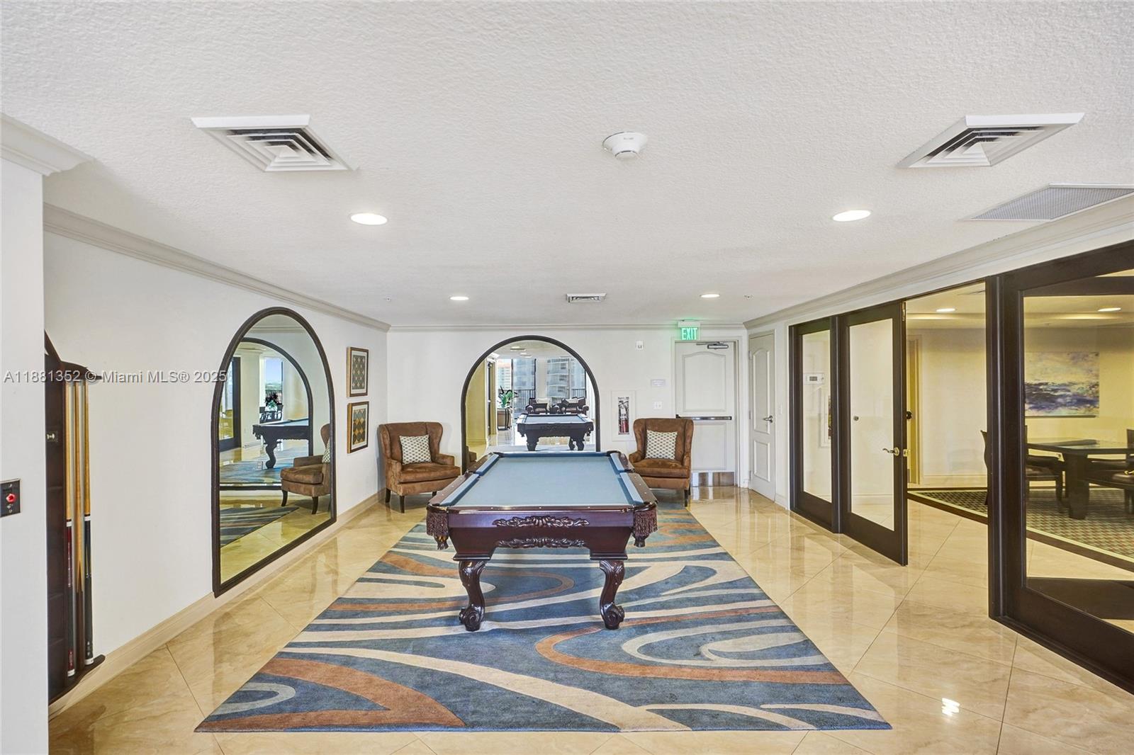 JACKSON TOWER LAS OLAS CO - Residential Lease