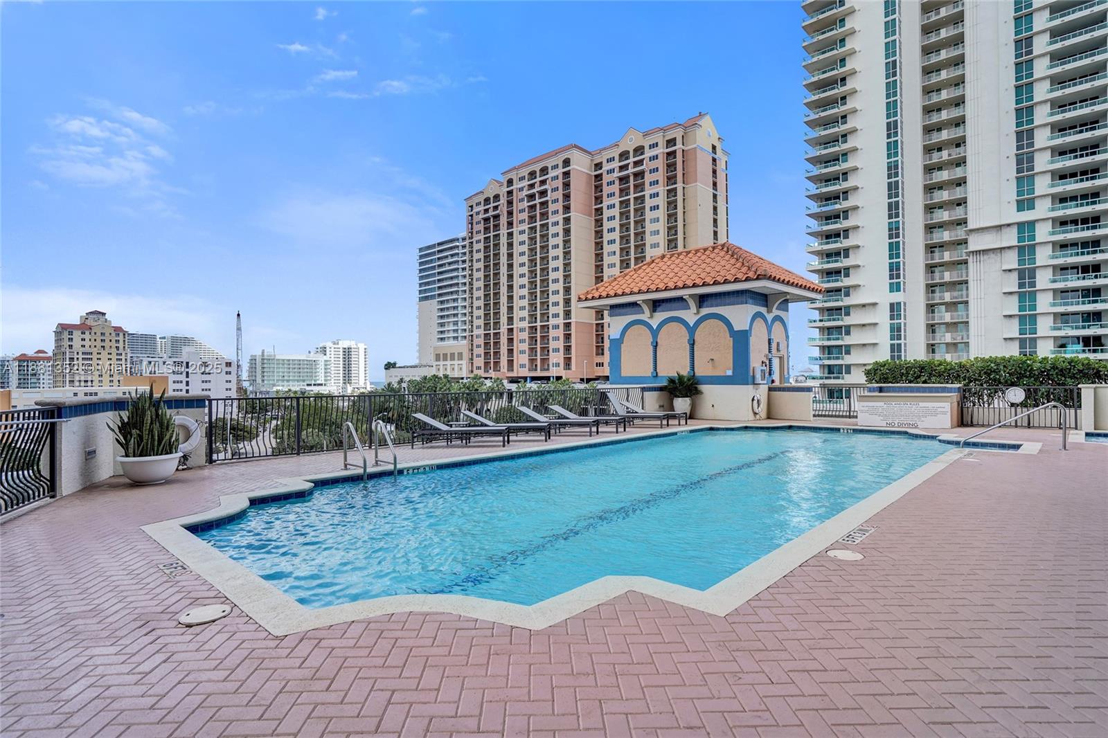 JACKSON TOWER LAS OLAS CO - Residential Lease