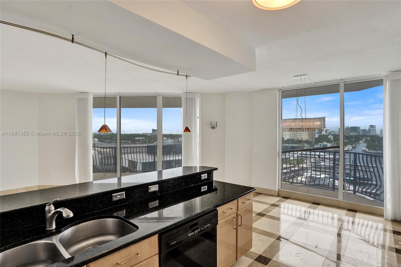 JACKSON TOWER LAS OLAS CO - Residential Lease