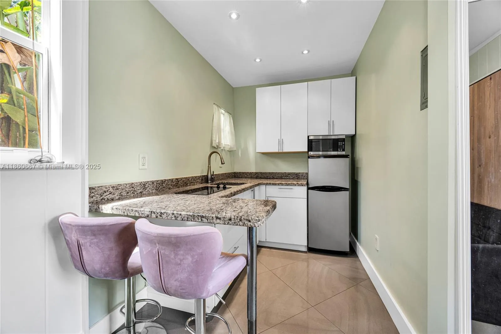 Coral Gables, Florida 33134, United States, 3 Bedrooms Bedrooms, ,2 BathroomsBathrooms,Residential,Active,197951