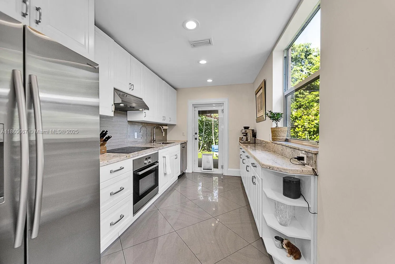 Coral Gables, Florida 33134, United States, 3 Bedrooms Bedrooms, ,2 BathroomsBathrooms,Residential,Active,197951