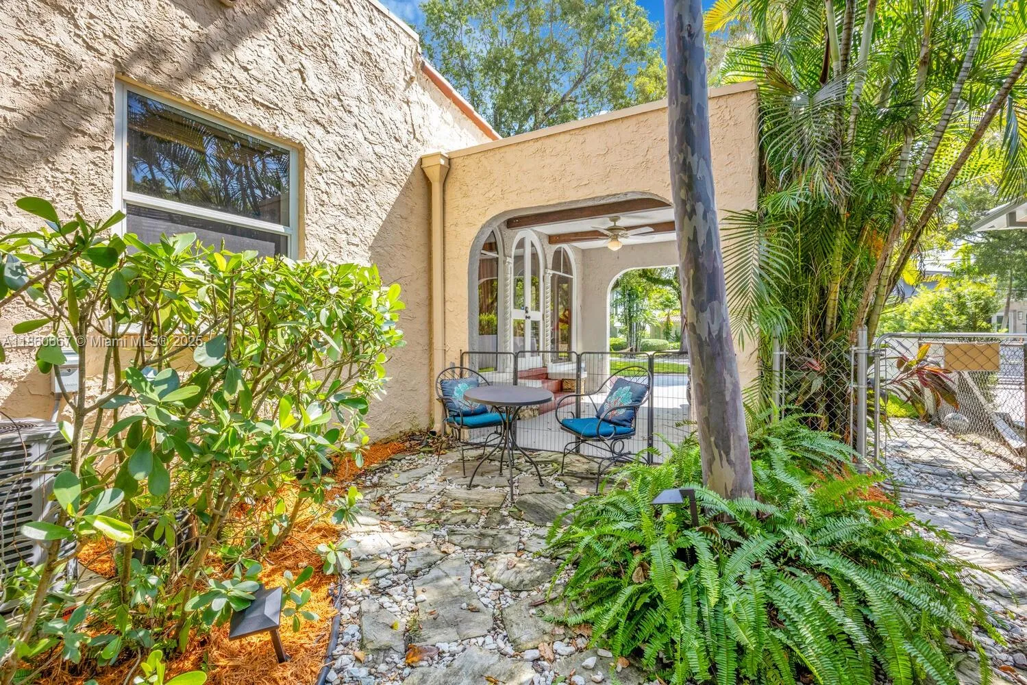 Coral Gables, Florida 33134, United States, 3 Bedrooms Bedrooms, ,2 BathroomsBathrooms,Residential,Active,197951