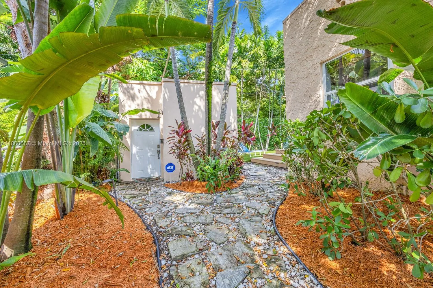 Coral Gables, Florida 33134, United States, 3 Bedrooms Bedrooms, ,2 BathroomsBathrooms,Residential,Active,197951