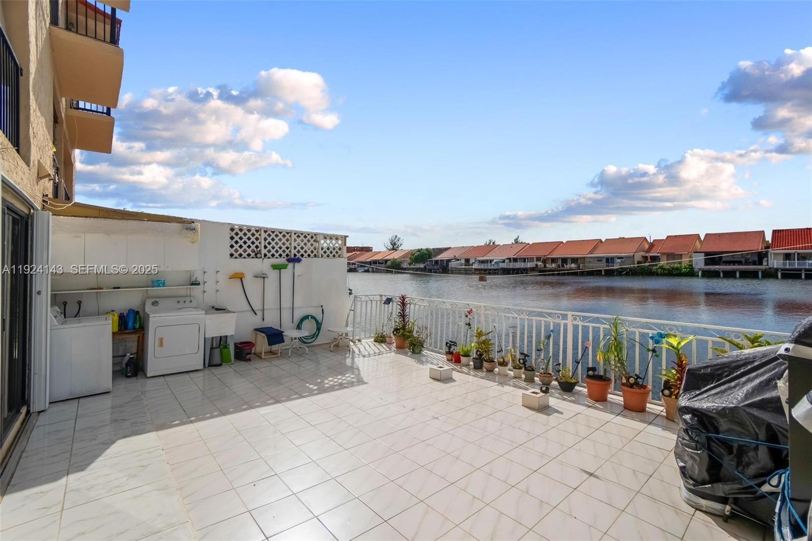 VISTA ALEGRE TOWNHOMES CO - Residential