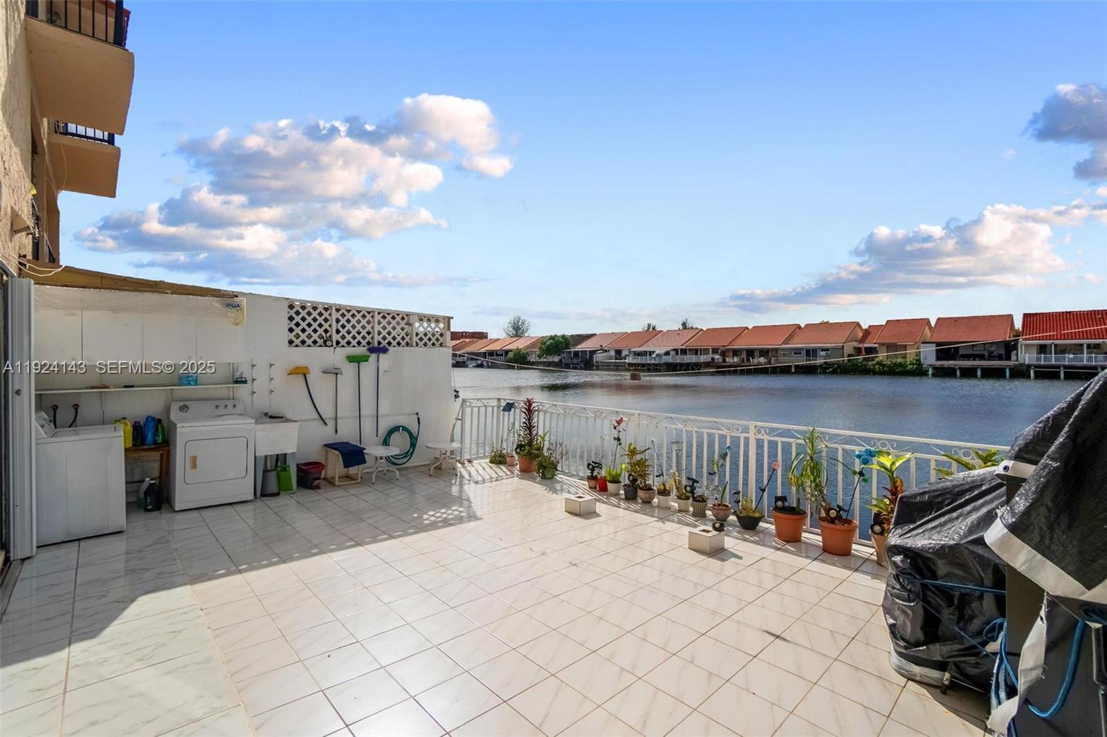 VISTA ALEGRE TOWNHOMES CO - Residential