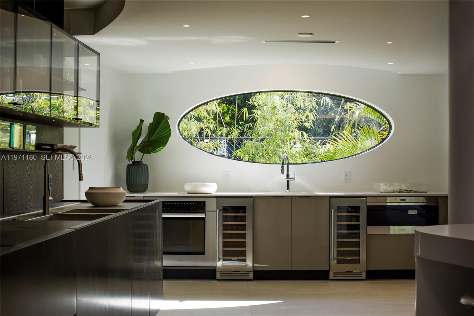 BAYSHORE PLAZA UNIT NO 6 - Residential