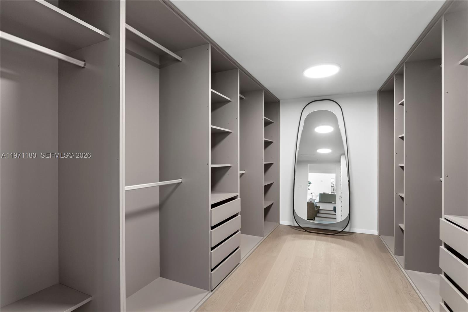 BAYSHORE PLAZA UNIT NO 6 - Residential