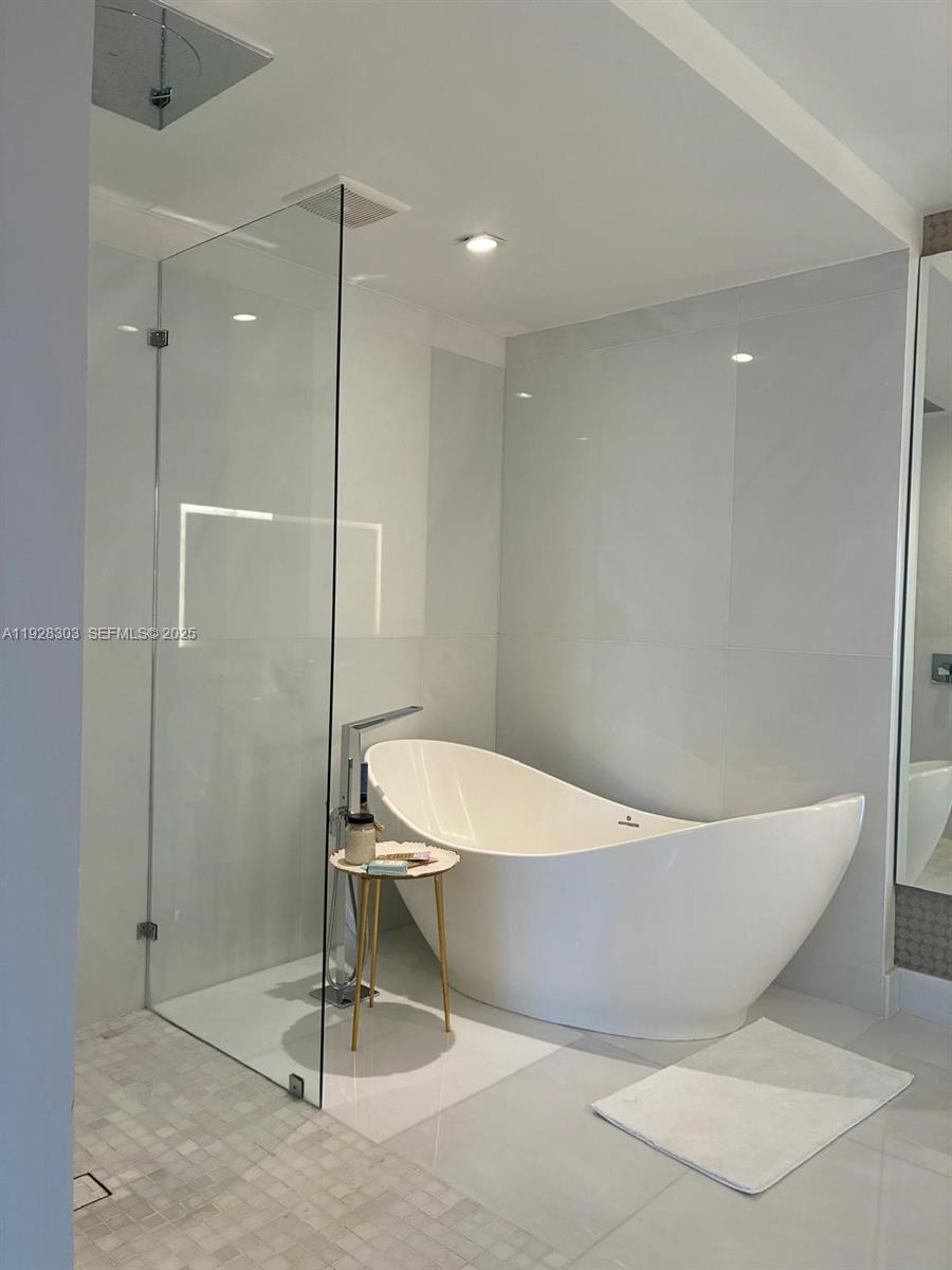 PARQUE TOWERS CONDO - Residential