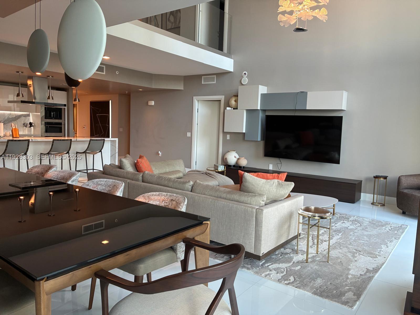 PARQUE TOWERS CONDO - Residential