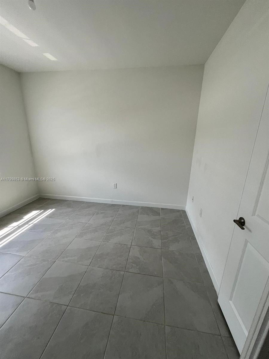 ENCLAVE SOUTH PHASE 2 - Residential Lease