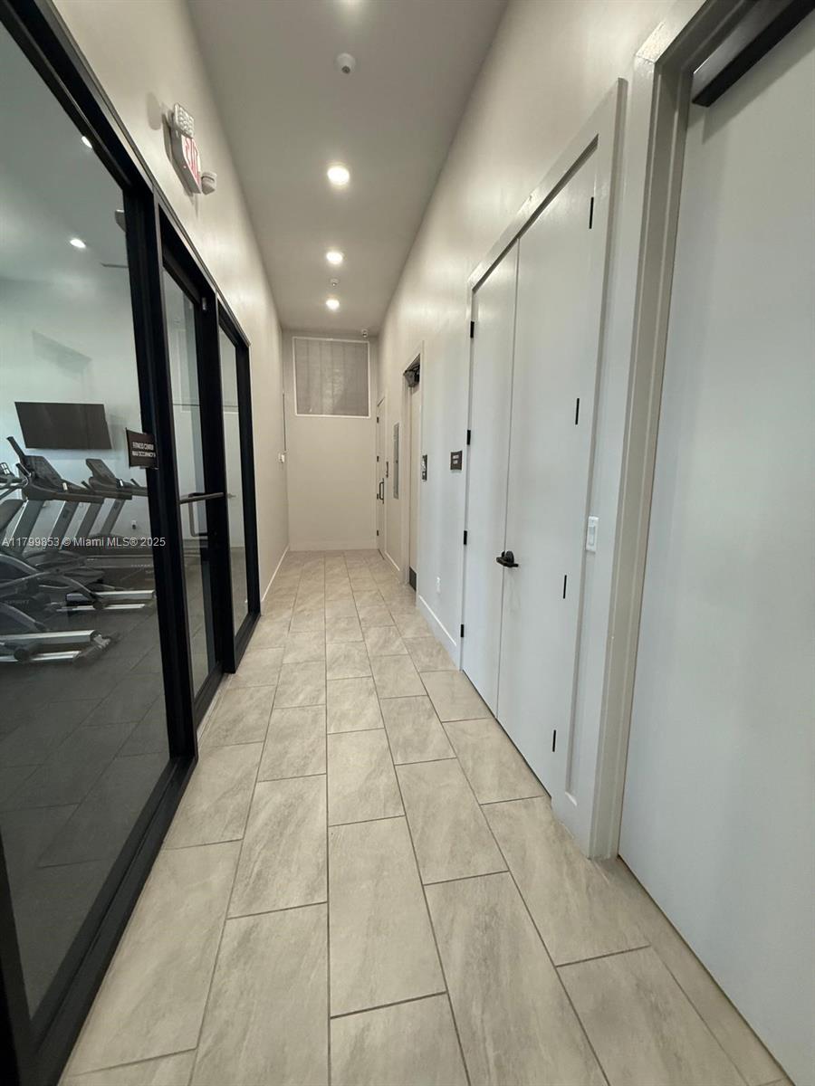 ENCLAVE SOUTH PHASE 2 - Residential Lease